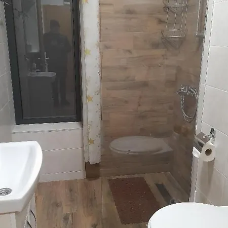 Happy Place Apartment *
